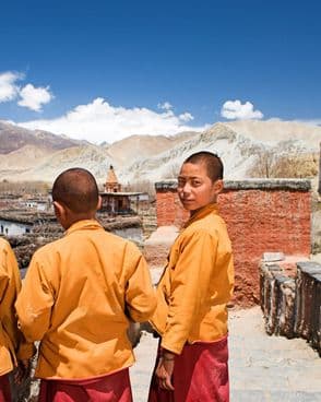 moine-tibet-montagne