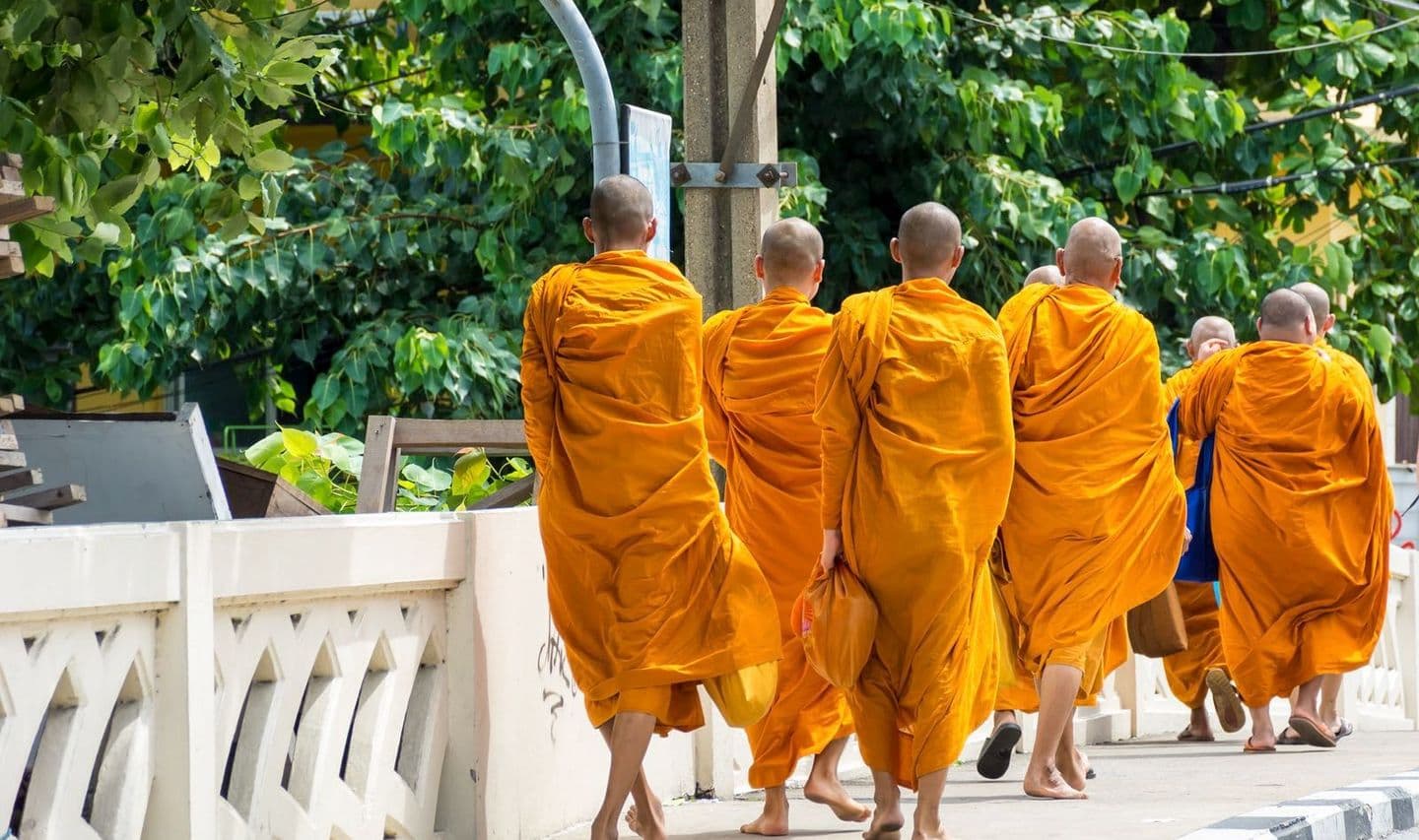 bangkok-femmes-girafes